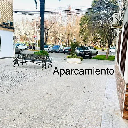 Plaza De Andalucía Con Parking