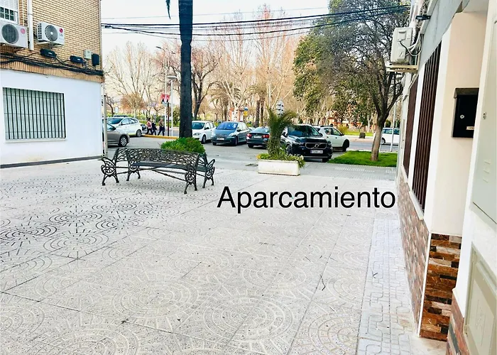 Plaza De Andalucia Con Parking