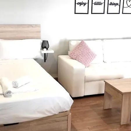 Plaza De Andalucia Con Parking