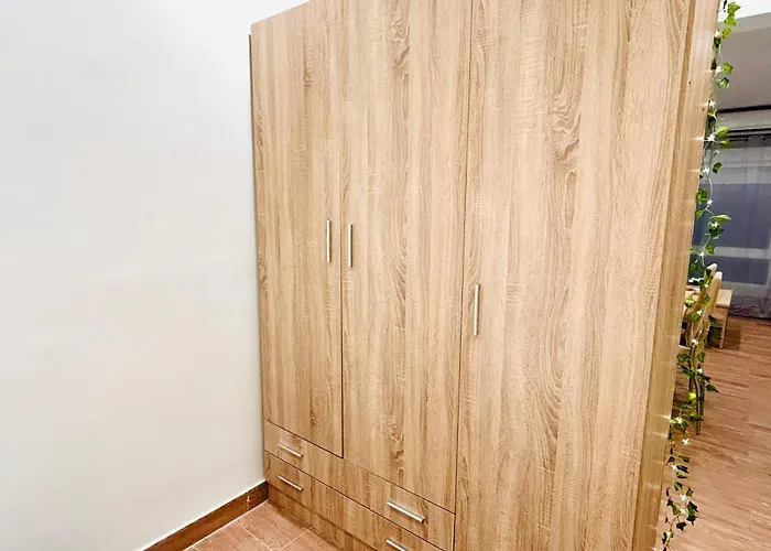 Plaza De Andalucia Con Parking