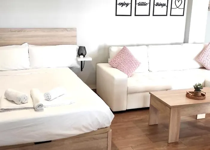 Plaza De Andalucía Con Parking